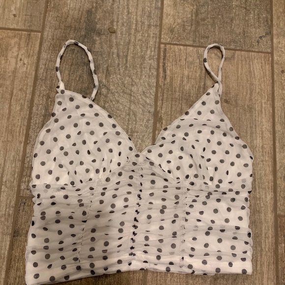 ✨UO CROP TOP✨ - Picture 2 of 3